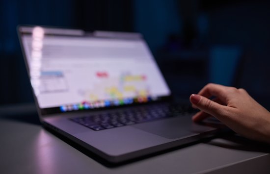 auditar Google Tag Manager GTM con LG Data One hombre analizando