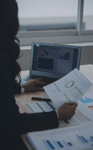 auditar Google Tag Manager GTM con LG Data One mujer validando