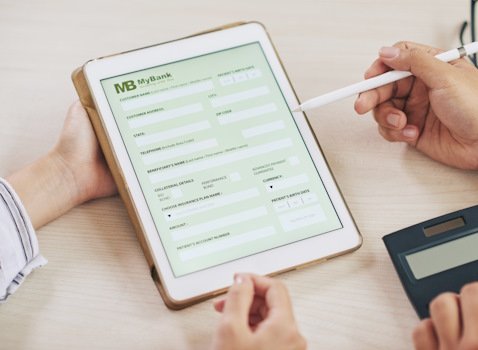Check formularios digitales persona probando form en tablet Check formularios web LG DATAONE 1 Check formularios digitales persona probando form en tablet